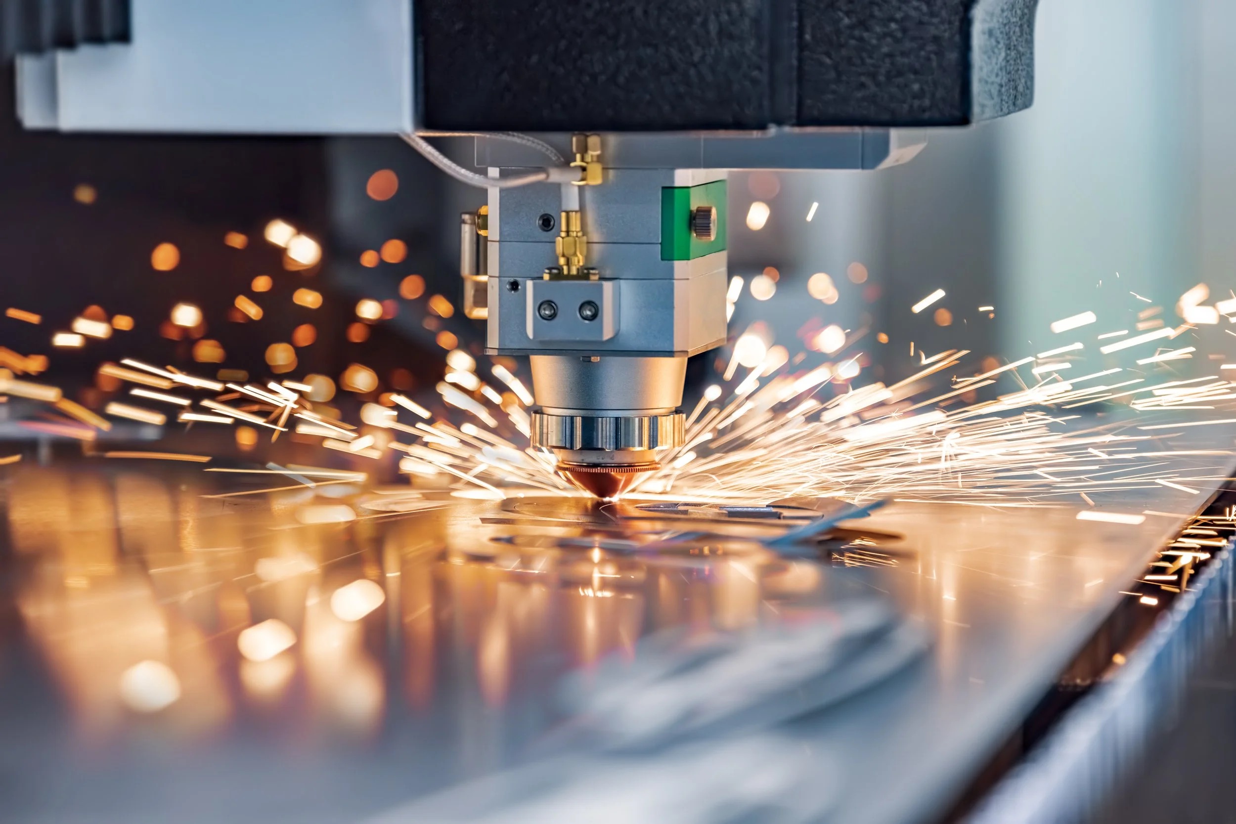 Fiber laser cutting on the floor